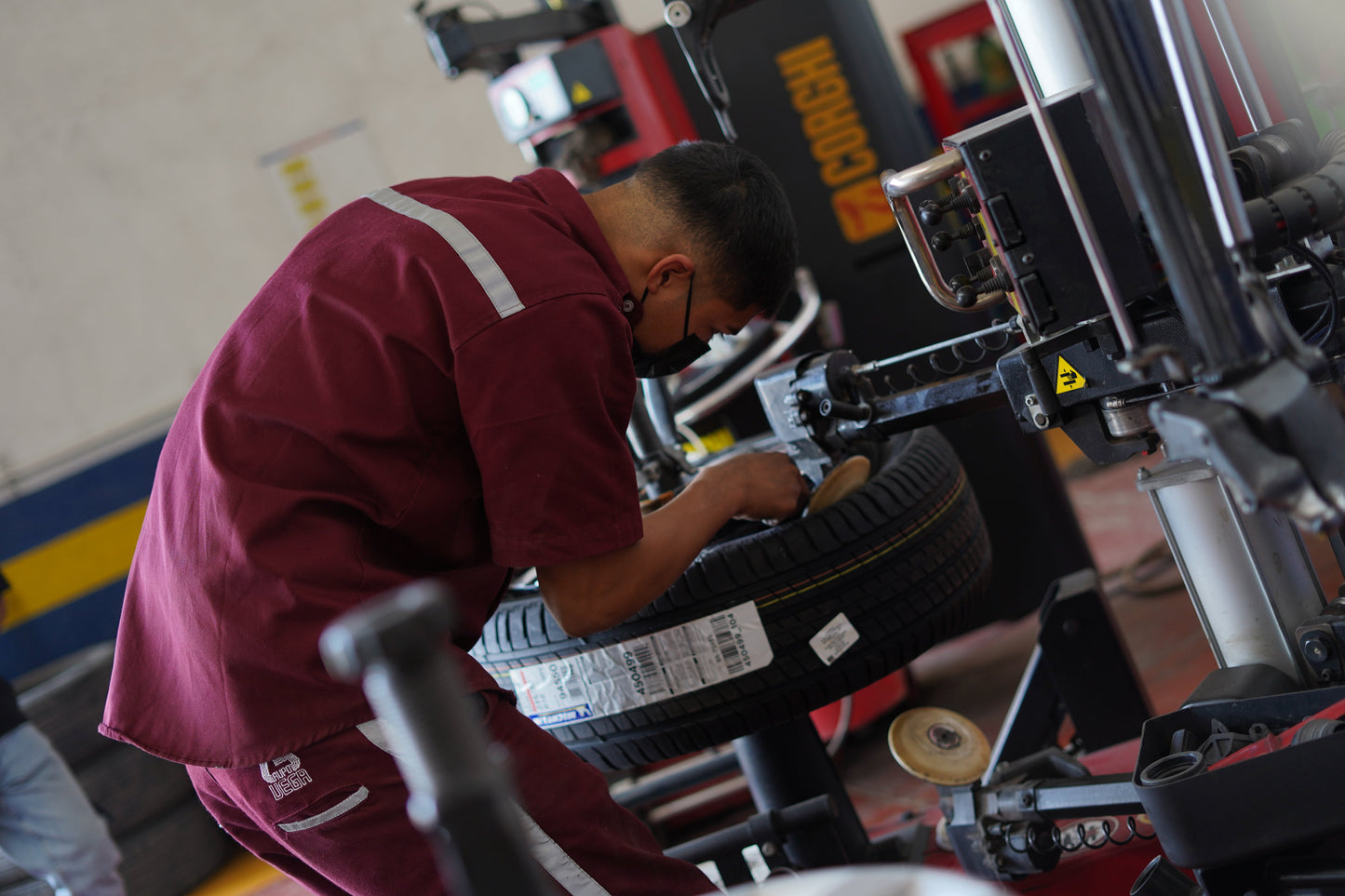 ¿Cómo influyen las llantas en el frenado de tu auto?